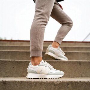 New Balance 327 Casual Women's Sneakers Shoes White Light Mint size 6 NEW